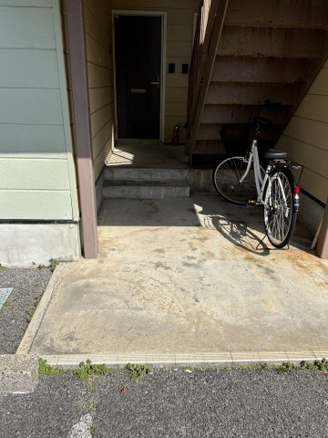 ハイツジュネスのエントランス