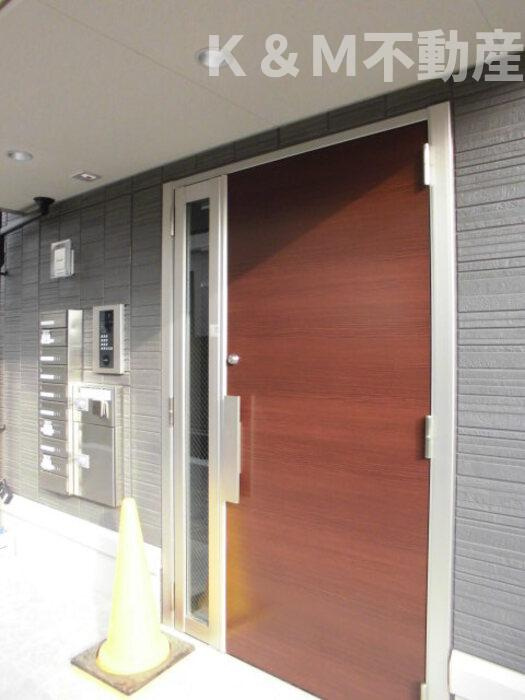 メゾン・ド・ノールおおたかのエントランス|毎日通るエントランスはこのようになっています