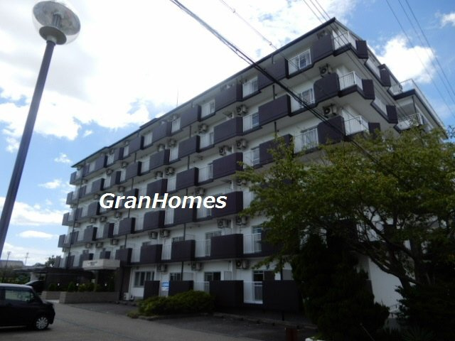 加東市山国の賃貸マンションの外観