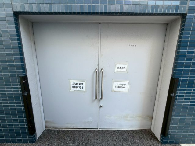 プレサンスOSAKA DOMECITYビーツの玄関