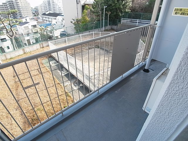 上高丸厚生年金住宅3号棟のバルコニー|日当たりの良いバルコニー