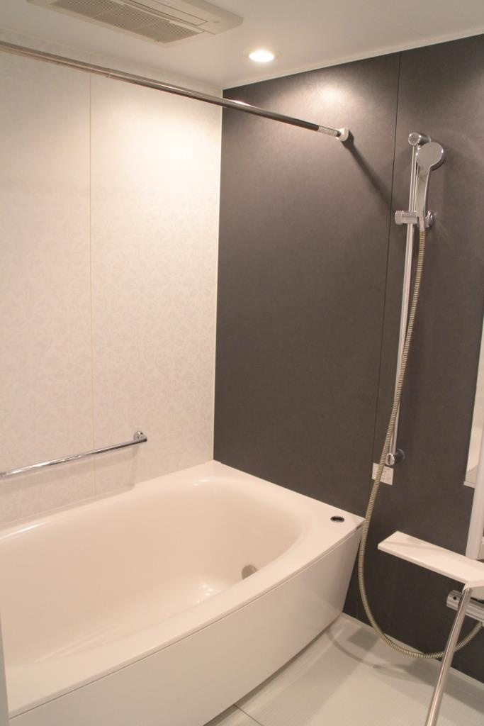 エグゼ神宮前の浴室|浴室乾燥暖房機・追焚機能付きのバスルーム