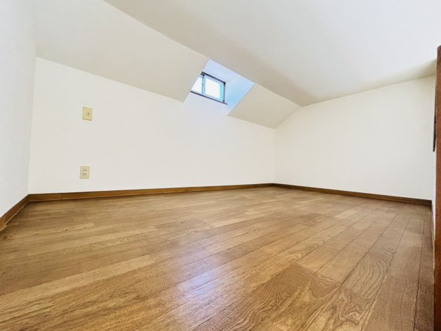 ハイデンス高雄Bの居間・リビング