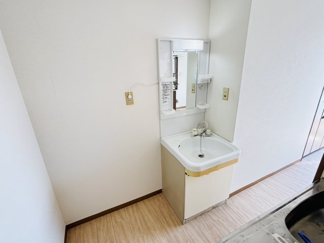 ハイデンス高雄Bの独立洗面台