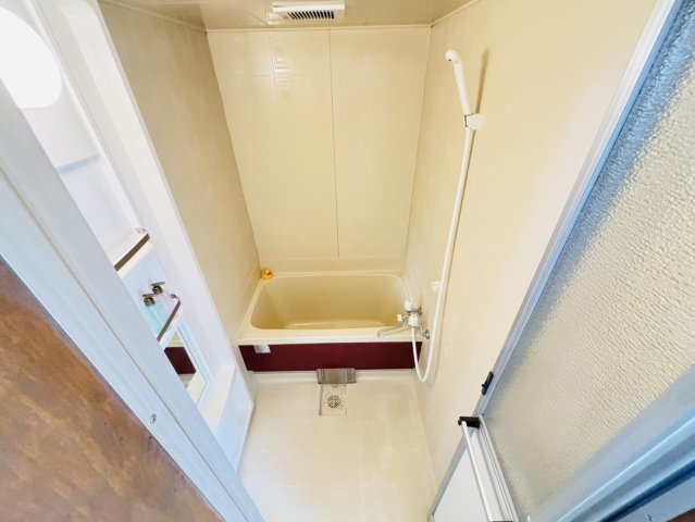 ハイデンス高雄Bの浴室