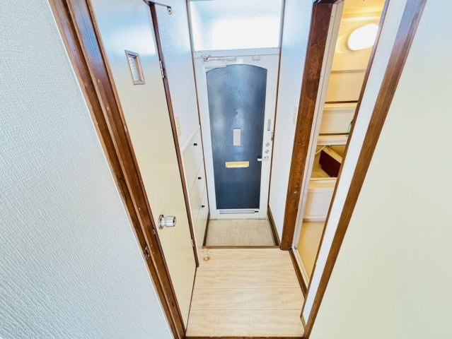 ハイデンス高雄Bの玄関