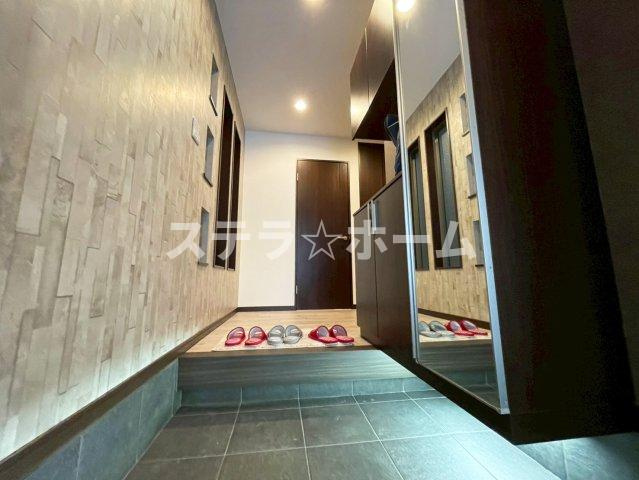 新高5 中古戸建の玄関|ゆったりとした玄関です