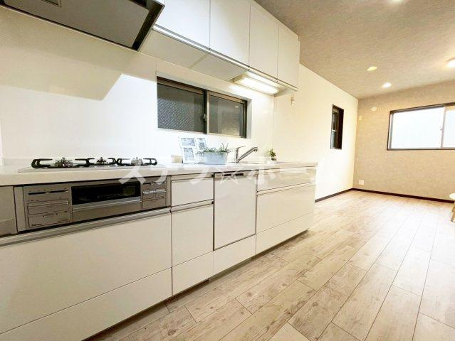 新高5 中古戸建のキッチン|きれいなキッチンです