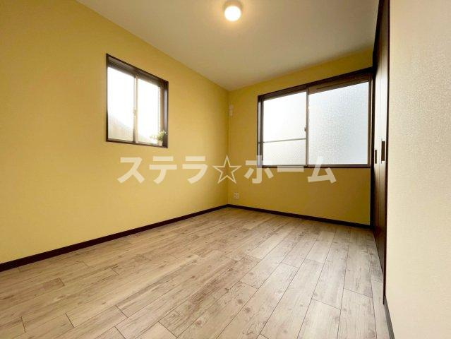 新高5 中古戸建の洋室|ゆったりした洋室です