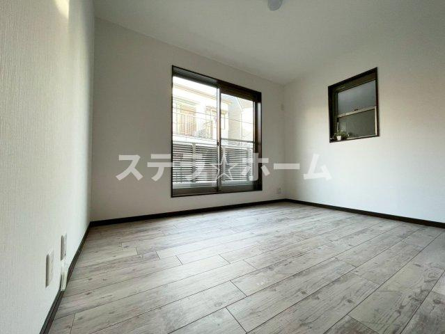 新高5 中古戸建の洋室|コンパクトで使いやすい洋室です