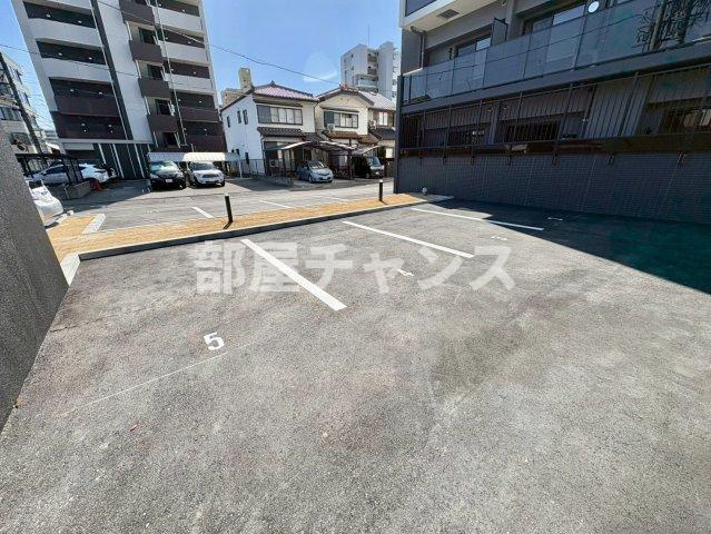 メイクスアート名駅WESTの駐車場