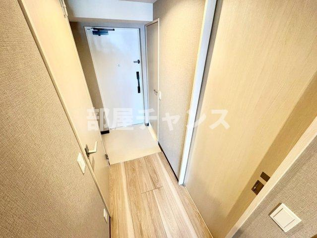 メイクスアート名駅WESTの玄関