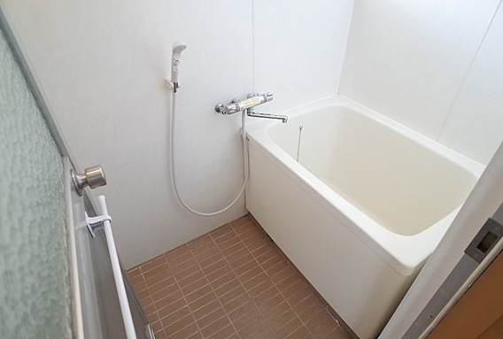 精和マンションの浴室