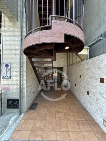 山五ビルのエントランス