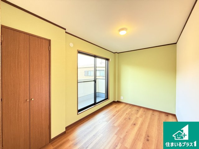 鷹合２丁目　リフォーム済み戸建ての洋室