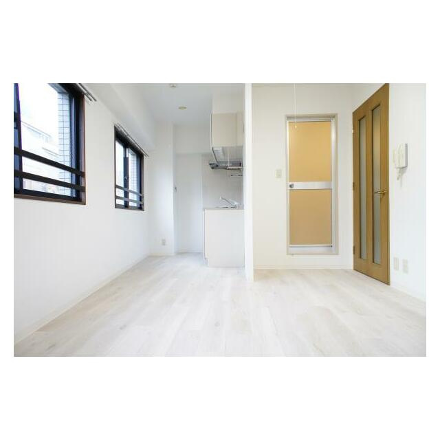 YSビルの居間・リビング