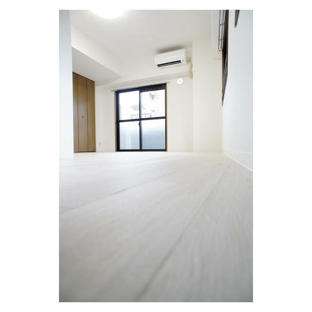 YSビルの居間・リビング