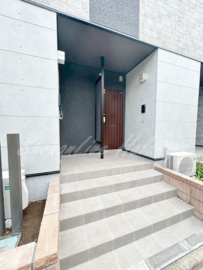 藤沢市辻堂５丁目のアパートのエントランス|清潔感のあるエントランスです♪