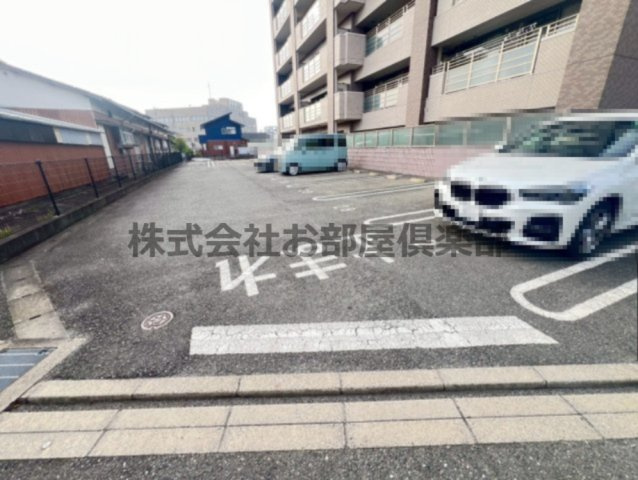 リ・エミネンスの駐車場|駐車場があります
