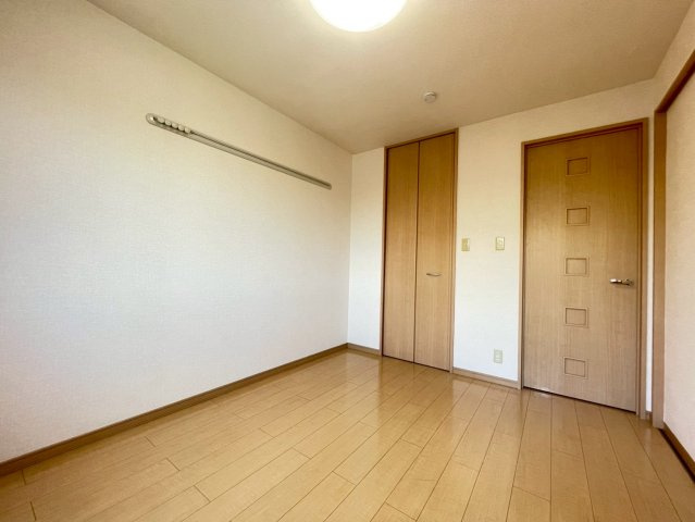 【寝室】