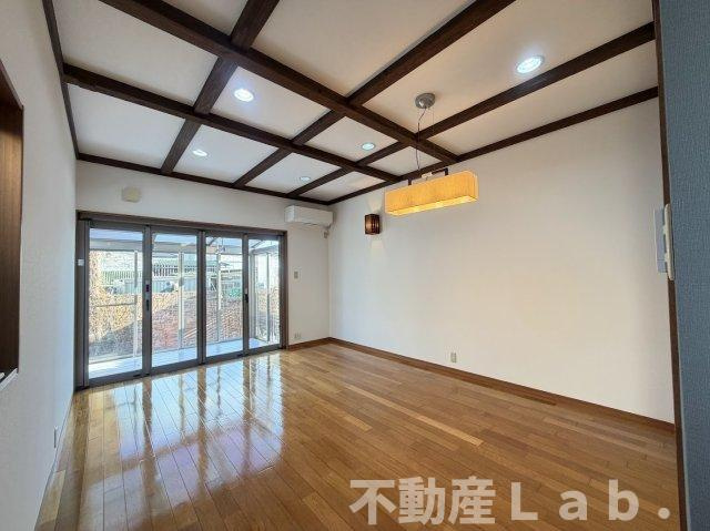 宇土市本町　貸家の居間・リビング