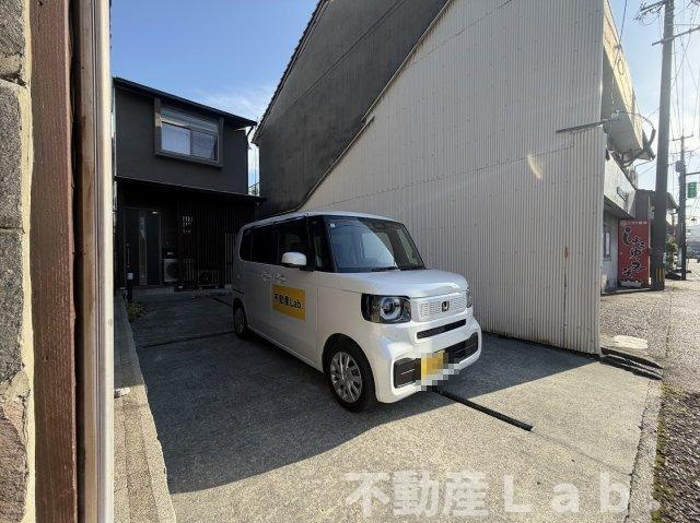 宇土市本町　貸家の駐車場