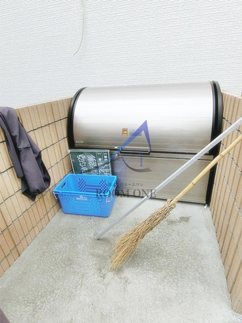 リブリ・セント ファミリアのその他共用部分|敷地内ごみ置き場です。
