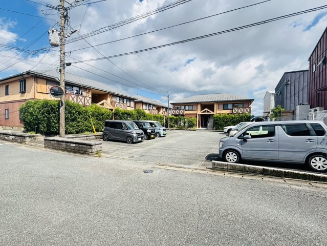 MAY美しが丘C棟の駐車場|別号数タイプ