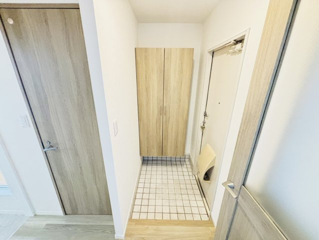 MAY美しが丘C棟の玄関|別号数タイプ