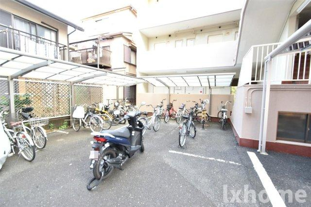 林泉第2ビルの駐車場