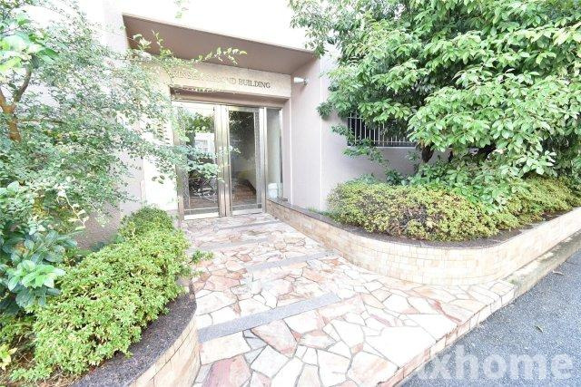 林泉第2ビルのエントランス