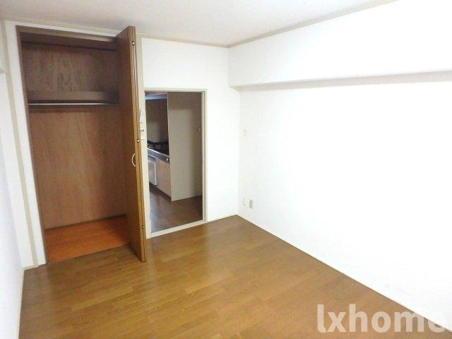 林泉第2ビルの居間・リビング