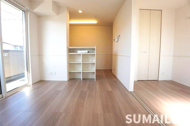 ラ・メゾン　ドゥの居間・リビング|写真は反転タイプです。