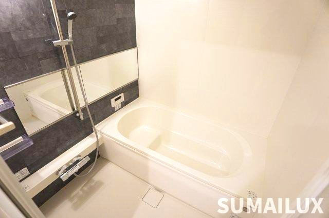 ラ・メゾン　ドゥの浴室|写真は反転タイプです。