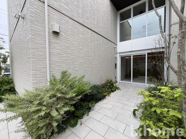 シャーメゾンCELSUSのエントランス|建物の内部です