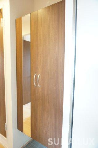 熊本市東区月出８丁目のアパートの玄関