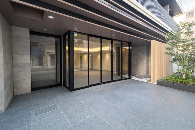 オープンレジデンシア栄THE COURTのエントランス