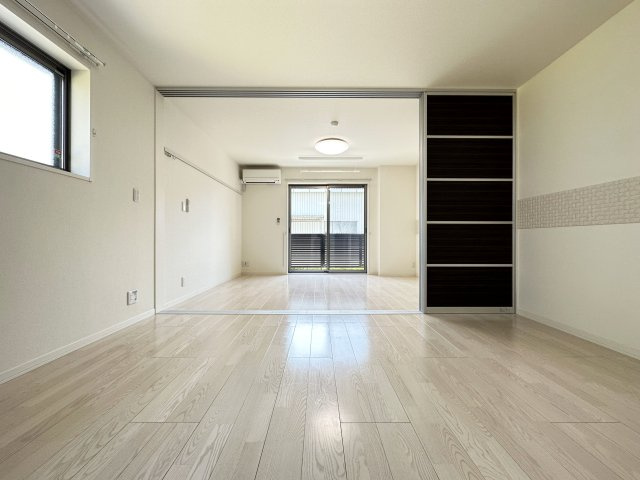 ベレオ ゴールドの居間・リビング