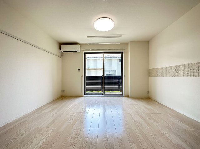 ベレオ ゴールドの居間・リビング