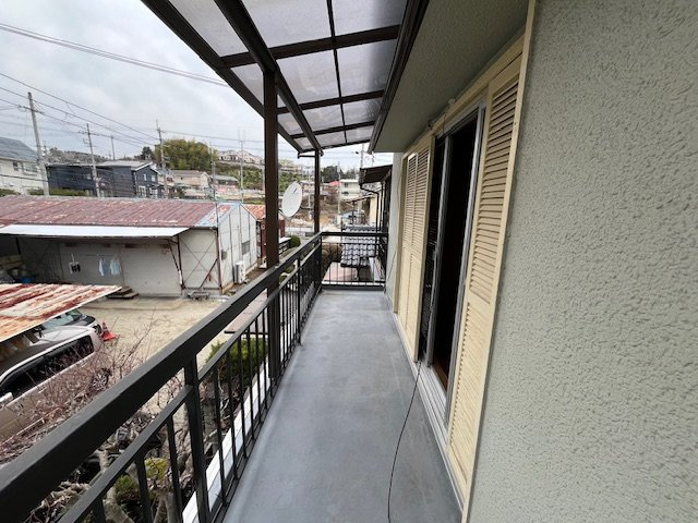 小塩町貸家のバルコニー