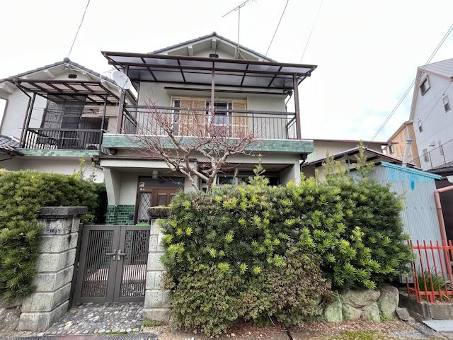 小塩町貸家の外観