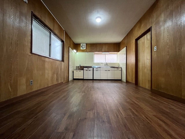 小塩町貸家の居間・リビング