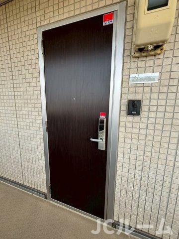 アクシア西本町のエントランス