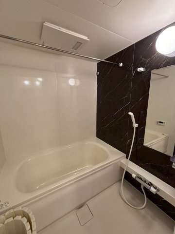 アクシア西本町の浴室