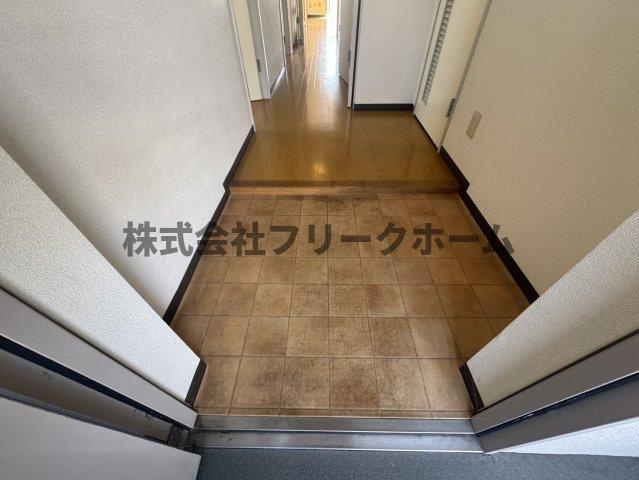 小金井市梶野町３丁目の賃貸マンションの玄関