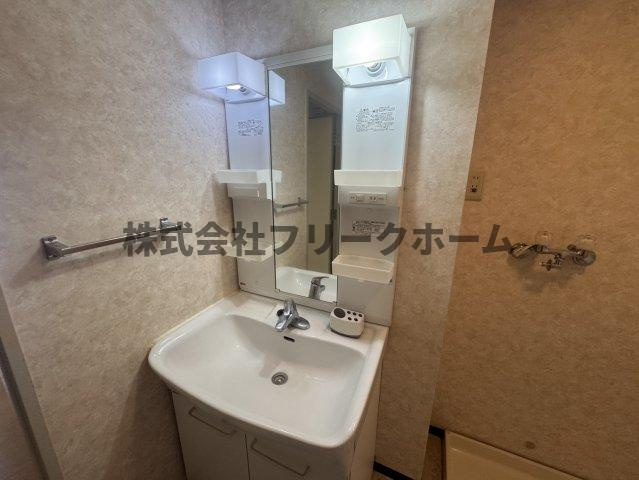 小金井市梶野町３丁目の賃貸マンションの洗面所