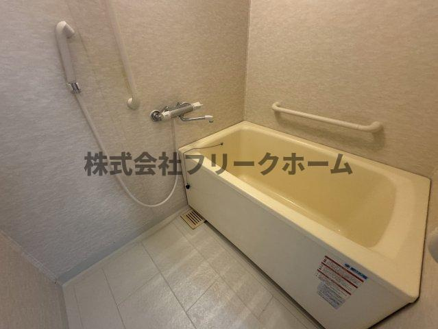 小金井市梶野町３丁目の賃貸マンションの浴室