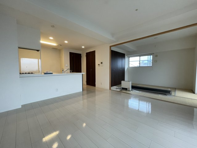 アルファステイツ今治駅前東のエントランス