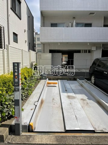 グランハイツ錦糸町の駐車場