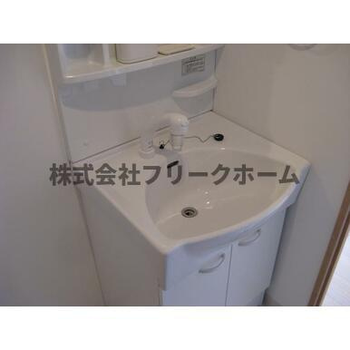 武蔵野市吉祥寺南町２丁目の賃貸マンションの洗面所